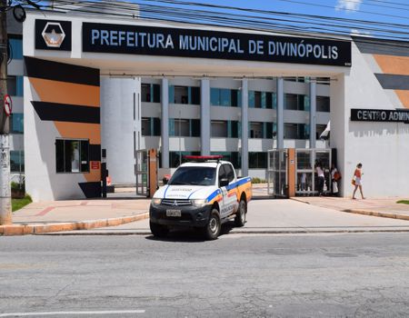 Prefeitura de Divinópolis pode ser multada em até R$ 100 mil reais por expor servidores ao contágio por coronavírus prefeitura policia