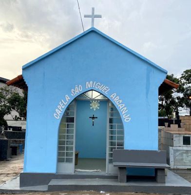 FINADOS: Capela é restaurada como memorial aos restos mortais do desabamento das sepulturas no Cemitério da Paz, em Divinópolis