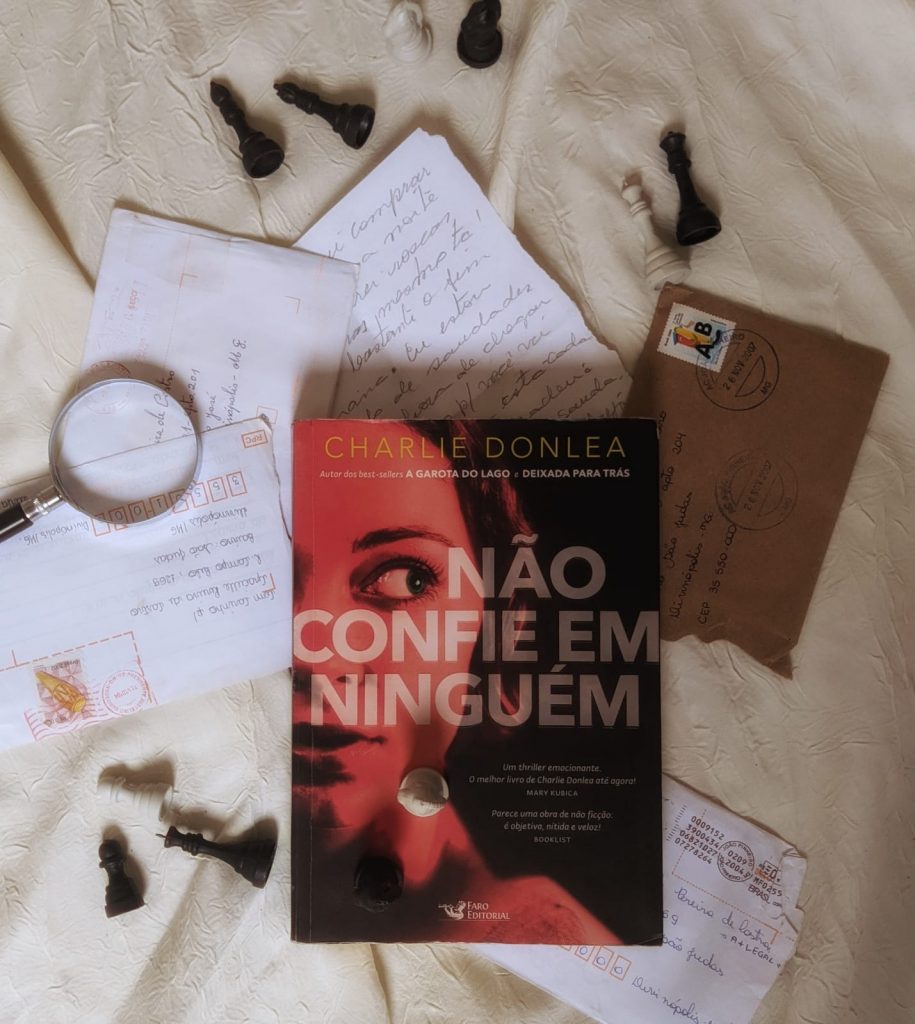Por Gra Castro: O Café com leitura de hoje traz mais um suspense eletrizante! ‘Não confie em ninguém’. livro