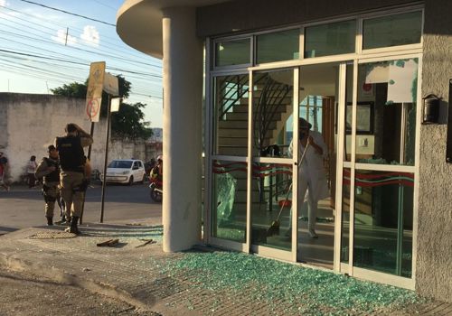 Divinópolis: Após sofrer ato de vandalismo, a ACCCOM emite Nota Oficial sobre o fato ACCOM VANDALISMO