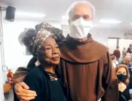 Morre Lourdinha do Reinado a capitã do congado de Divinópolis; mãe do apresentador Netinho, da TV Candidés