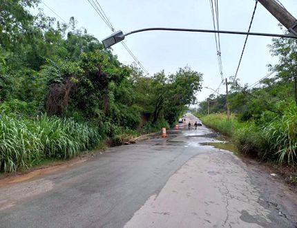 Secretaria de Trânsito de Divinópolis interdita uma das principais vias de acesso à cidade Magalhães pinto