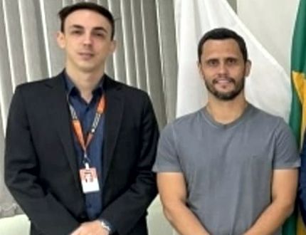 Aos amigos do rei, tudo (15 mil reais) dos cofres da prefeitura de Divinópolis; aos ACS e ACE, nem o piso Thiago Nunes - Gleidson