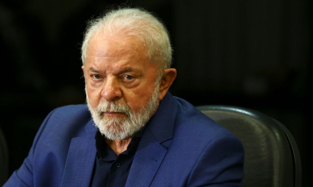 Lula cancela viagem à China por orientações médicas Lula