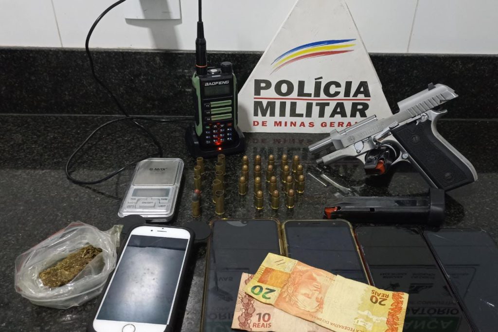 Casal é preso por tráfico de drogas e porte ilegal de arma de fogo formiga tráfigo de drogas