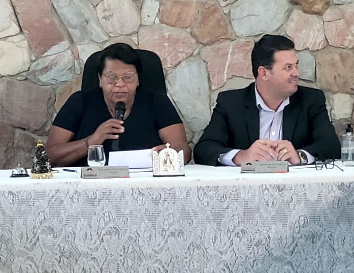 Print Junior concede presidência da Câmara de Vereadores de Divinópolis à vereadora Ana Paula do Quintino