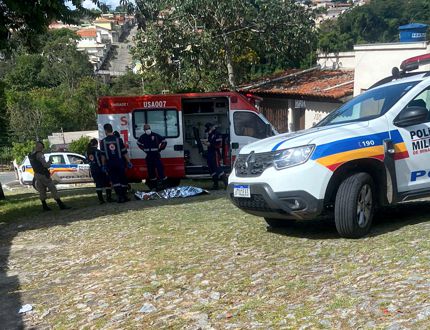 Divinópolis: Homem com várias passagens na polícia é assassinado no Bairro Danilo Passos assassinato 6