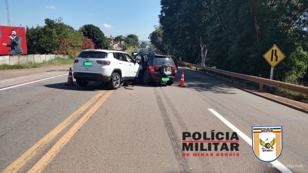 Acidente na MG-050 deixa 10 pessoas feridas 24b3fd81-92f5-4077-a0c5-241bdbdc391f