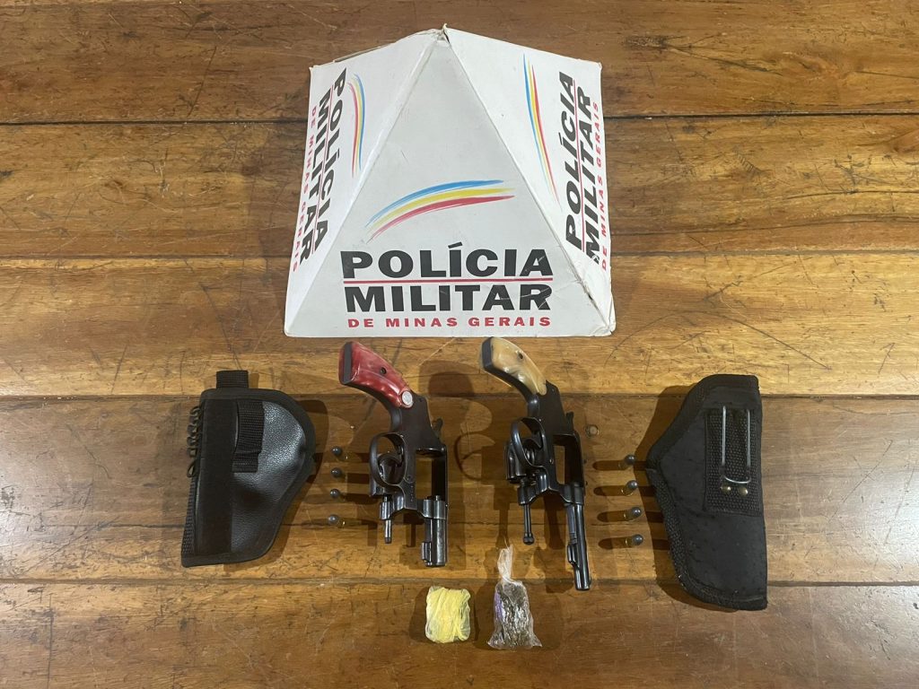 Armas de fogo e drogas são apreendidas em Martinho Campos policia militar