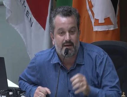 Secretaria de Saúde de Divinópolis, em "notinha", se pronuncia sobre “crise nervosa” de paciente do SUS Alan-Rodrigo