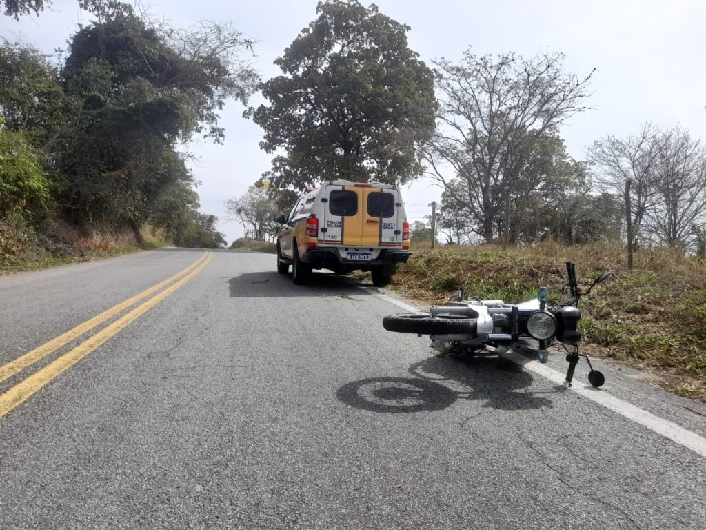 Motociclista sob efeito de droga, da grau em rodovia; e protagoniza cenas cinematográficas ao tentar fugir da polícia maconheiro