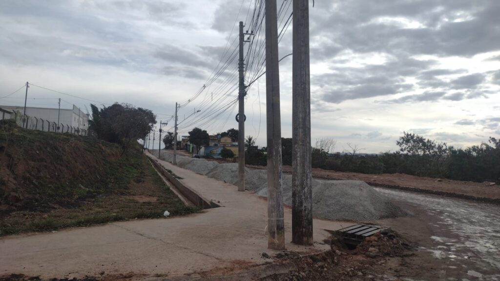 Ruas de acesso ao aeroporto de Divinópolis são interditadas Foto 3