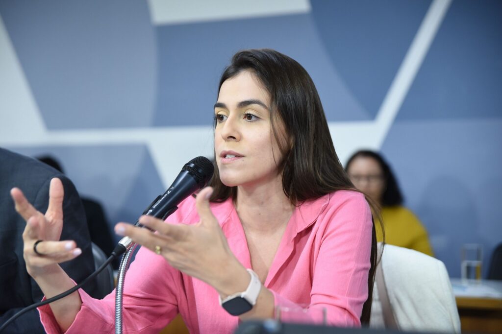 Na ALMG, Lohanna lamenta arquivamento de mais uma denúncia de infração político-administrativa contra o prefeito de Divinópolis, Gleidson Azevedo Lohanna 3