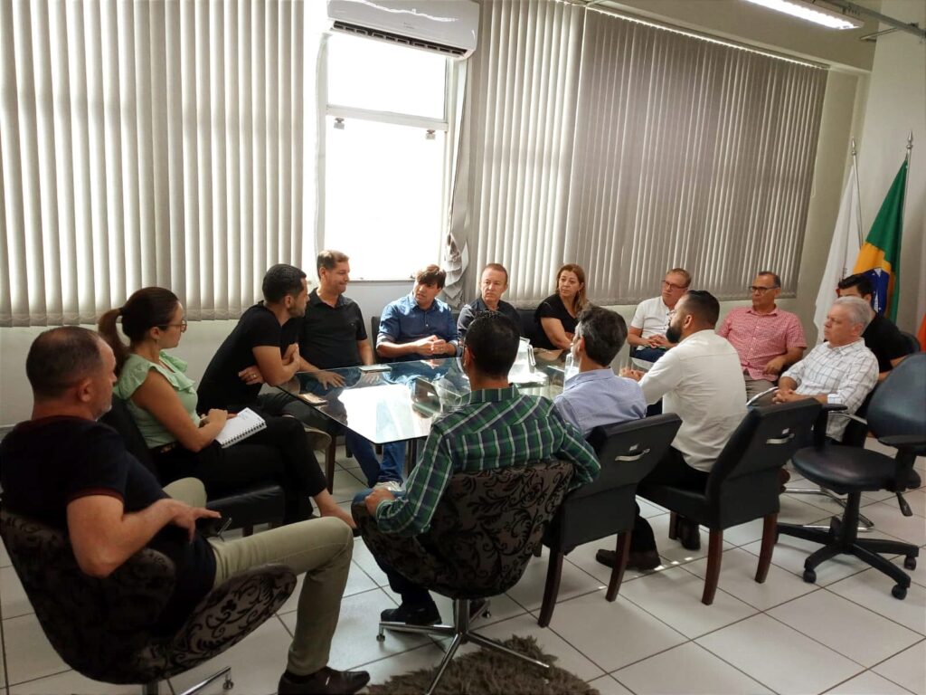 Prefeitura formaliza intenção da cessão de terreno para construção da sede própria do Sindicato da Indústria do Vestuário de Divinópolis SINVESD