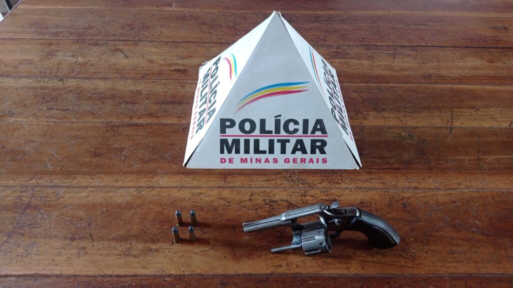 Casal sofre tentativa de assalto ao sair de velório em cemitério de Martinho Campos Casal sofre tentativa de assalto ao sair de velório em cemitério de Martinho Campos