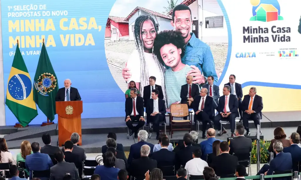Governo Lula anuncia construção de 432 moradias do Minha Casa, Minha Vida em Divinópolis Governo Lula anuncia construção de 432 moradias do Minha Casa, Minha Vida em Divinópolis