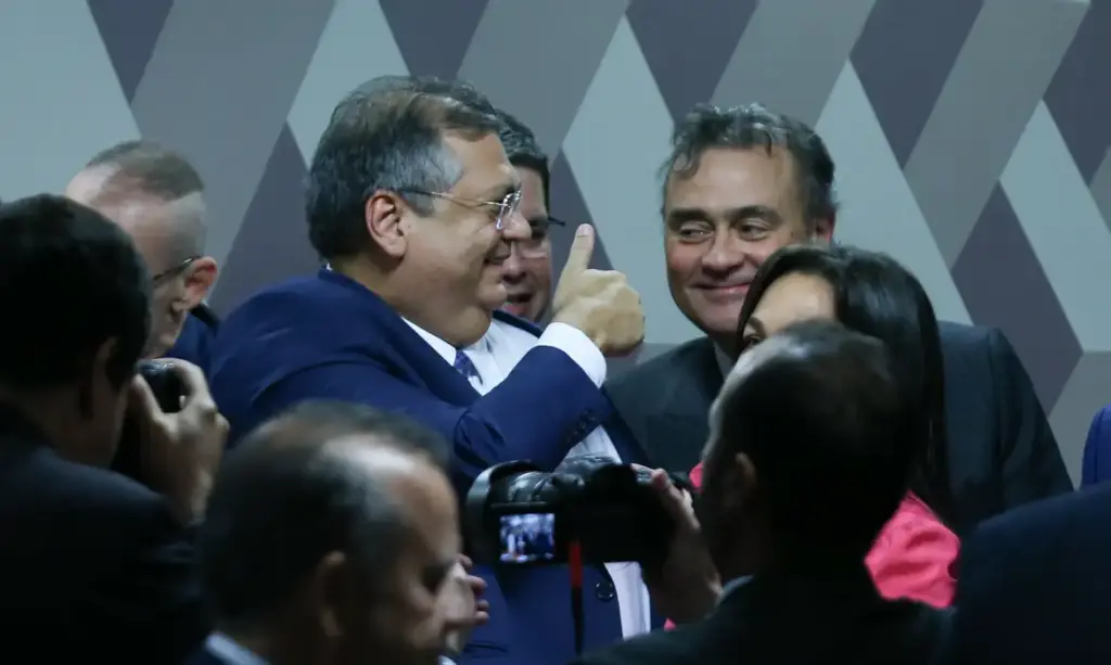 Senado ignora movimentos contrários dos bolsonaristas e aprova indicação de Flávio Dino para ministro do STF Flávio Dino