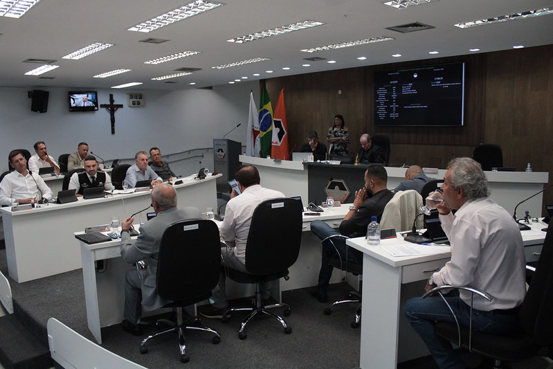 Câmara aprova orçamento de Divinópolis para 2024; Despesas no Gabiente do Prefeito tem aumento previsto de quase 20%