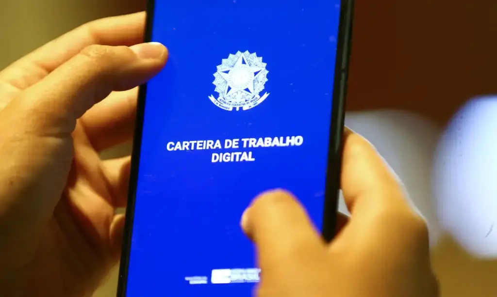 Cai taxa de pessoas desempregadas, ao menor índice desde 2014 carteira-de-trabalho-digital_mcamgo_abr_240620211818-7
