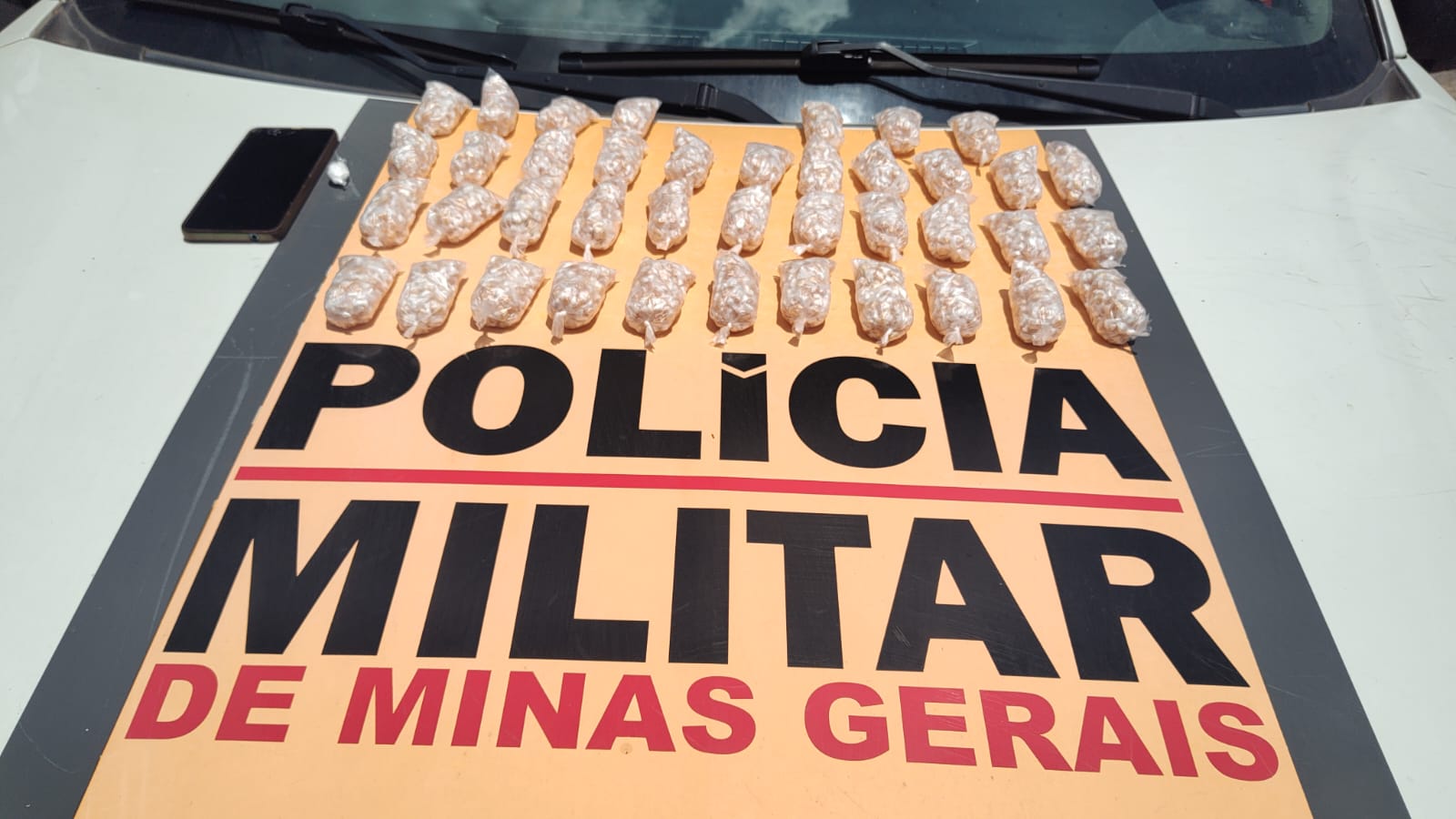 2800 pedras de crack são apreendidas pela Polícia Militar em Nova Serrana