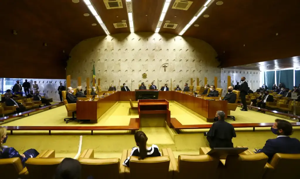 STF vota a favor da resolução que agiliza retirada, em até duas horas, de fake news em período eleitoral stf