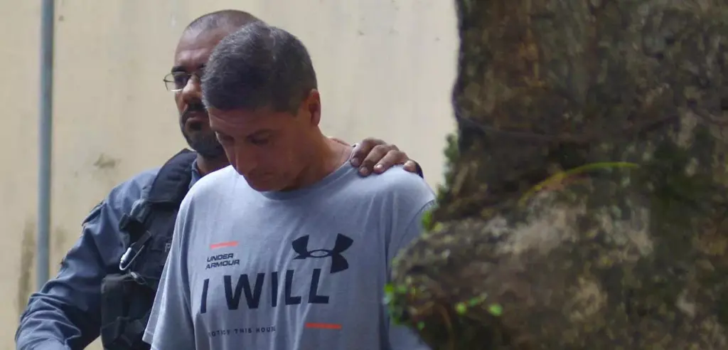 Ronnie Lessa fecha acordo de delação com a PF e vai revelar mandante do assassinato de Marielle Franco 20200925150956_dcaadfe8838717c59bd1372a0f5d509933952c67c7fac85bc7a10c3192ca3ef9