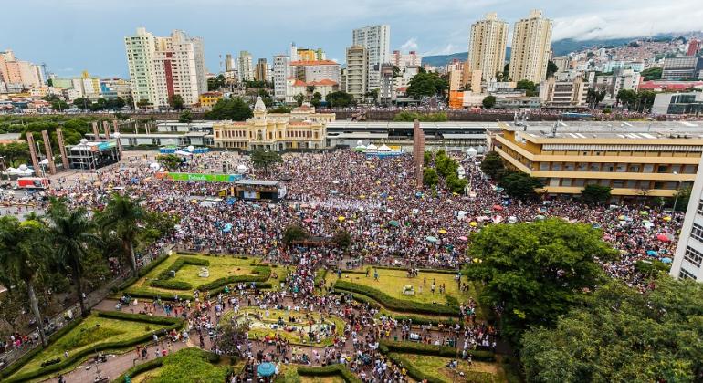 Carnaval BH 2024: palco principal muda de lugar e atrações ficam mais longe da Praça da Estação