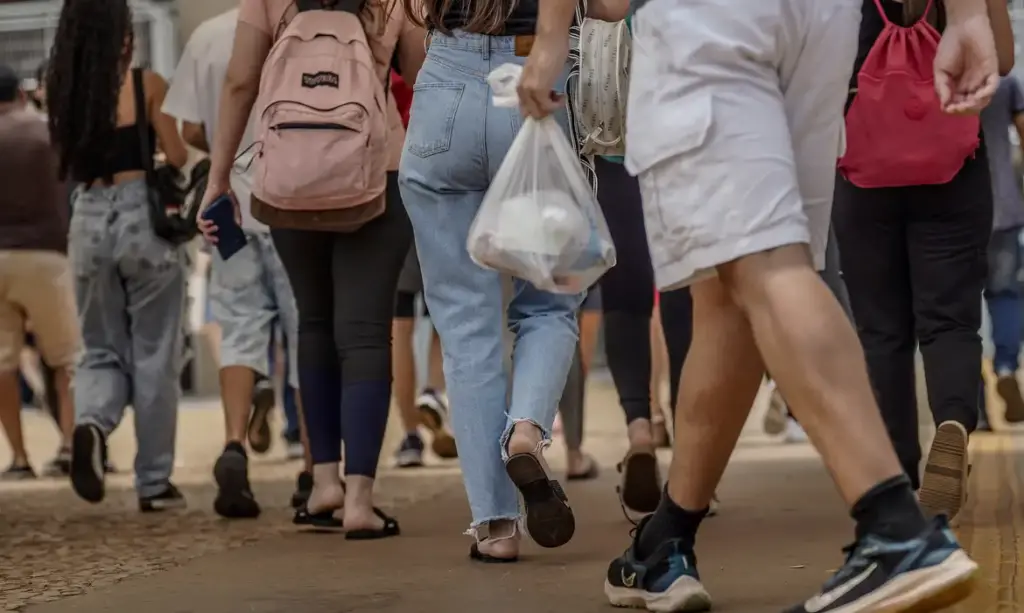 Termina hoje o prazo para pagar a taxa de inscrição do Enem 2024 Resultados do ENEM serão divulgados nesta terça-feira (16); Notas poderão ser usadas para ingressar em uma das 264.360 vagas do SISU