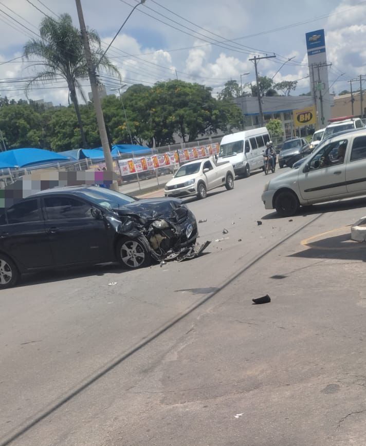Idosa fica ferida em acidente na Av. Autorama em Divinópolis