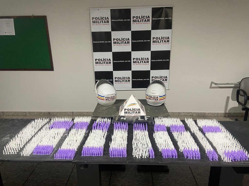 Quase 3.500 pinos de cocaína são apreendidos pela PM em Pitangui; jovem de 19 anos é preso por tráfico de drogas pinos de cocaína - IMG