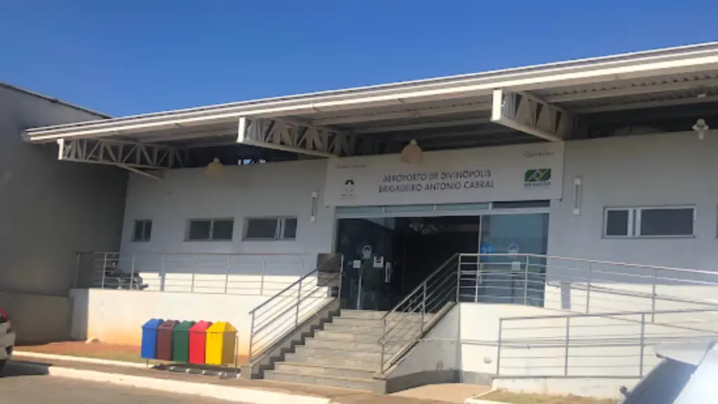 Azul Linhas Aéreas formaliza interesse na retomada de voos comerciais no Aeroporto de Divinópolis Azul Linhas Aereas formaliza interesse em na retomada de voos comerciais no Aeroporto de Divinópolis