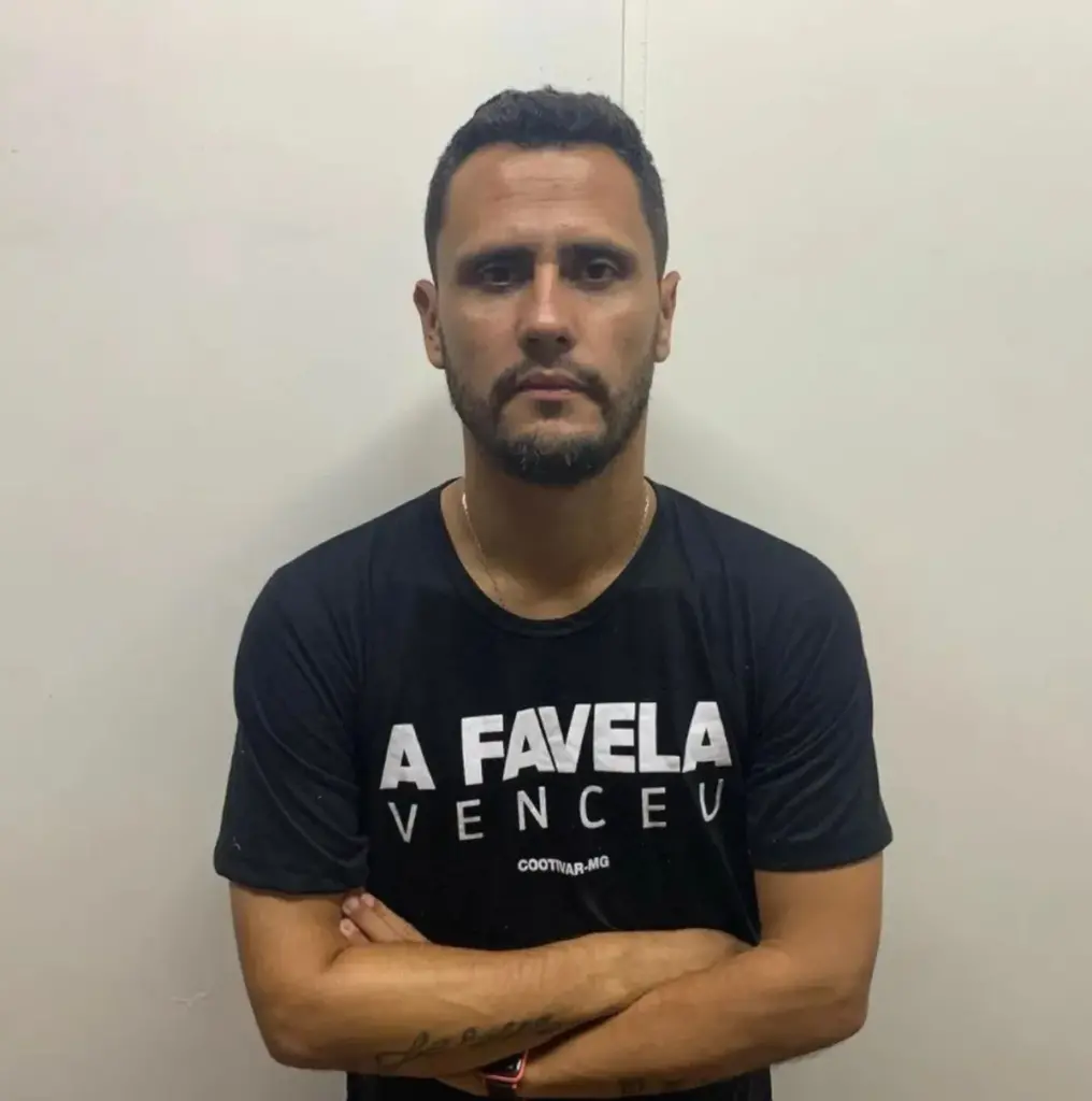 Cleitinho Azevedo que diz ser contra o sistema, ganhará só de salários R$ 3,7 milhões de reais no seu mandato como senador cleitinho