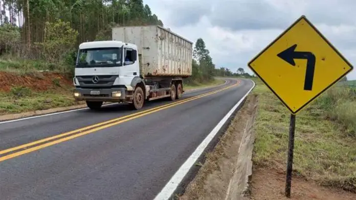 Veículos de grande porte terão tráfego restrito nas rodovias estaduais de Minas Gerais durante Carnaval 2024