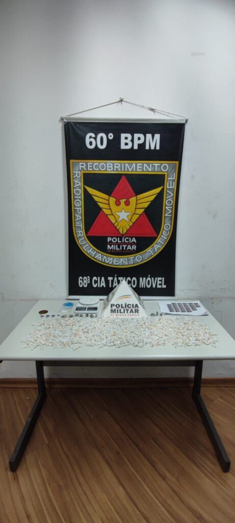 1200 pedras de crack são apreendidas pela PM em Nova Serrana 1200 pedras de crack são apreendidas pela PM em Nova Serrana