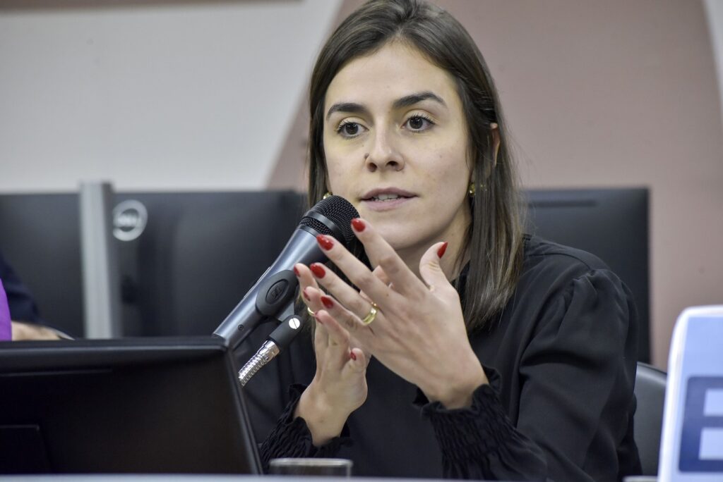 Lohanna França disponibiliza recurso, mas prefeitura diz não ter projeto para drenagem lohanna