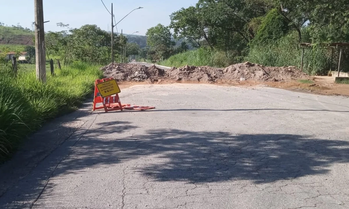 Prefeitura de Divinópolis anuncia nova empresa que assumirá obras atrasadas da Av. Magalhães Pinto