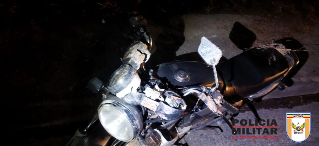 Motociclista de 42 anos bate em "guard rail" e morre na MG-050 em Divinópolis ACIDENTE