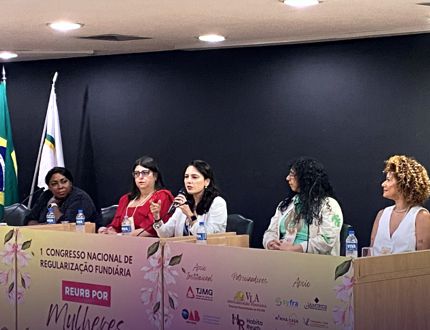 MINAS: Mila Corrêa representa a SEGOV no Congresso Nacional de Regularização Fundiária - "Reurb por mulheres" Mila - Divinópolis