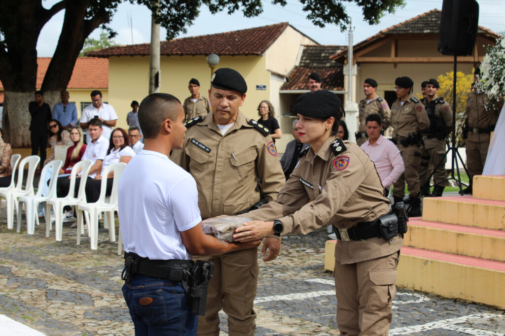 Bom Despacho: Policia Militar realiza solenidade de formatura de novos soldados (veja galeria de fotos) Polícia Bom Despacho