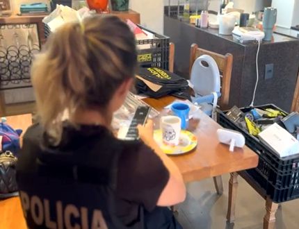 Policia Federal cumpre mandado de busca e apreensão em combate de contrabando de cigarros eletrônicos Policia Federal