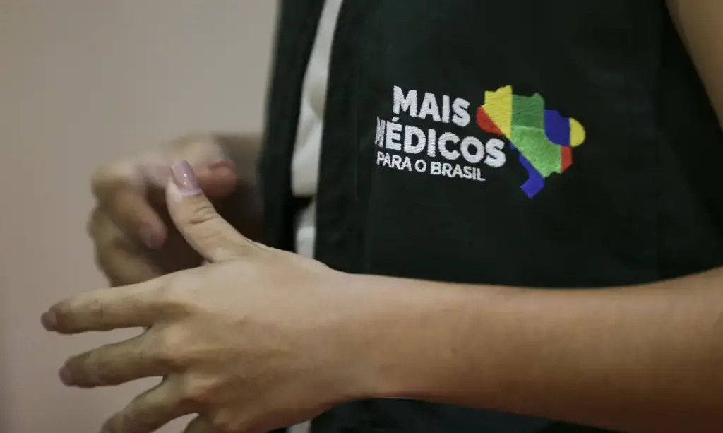 Mais Médicos: 624 municípios vão receber mais 1,5 mil profissionais mais-medicos_mcamgo_abr_18082023-2