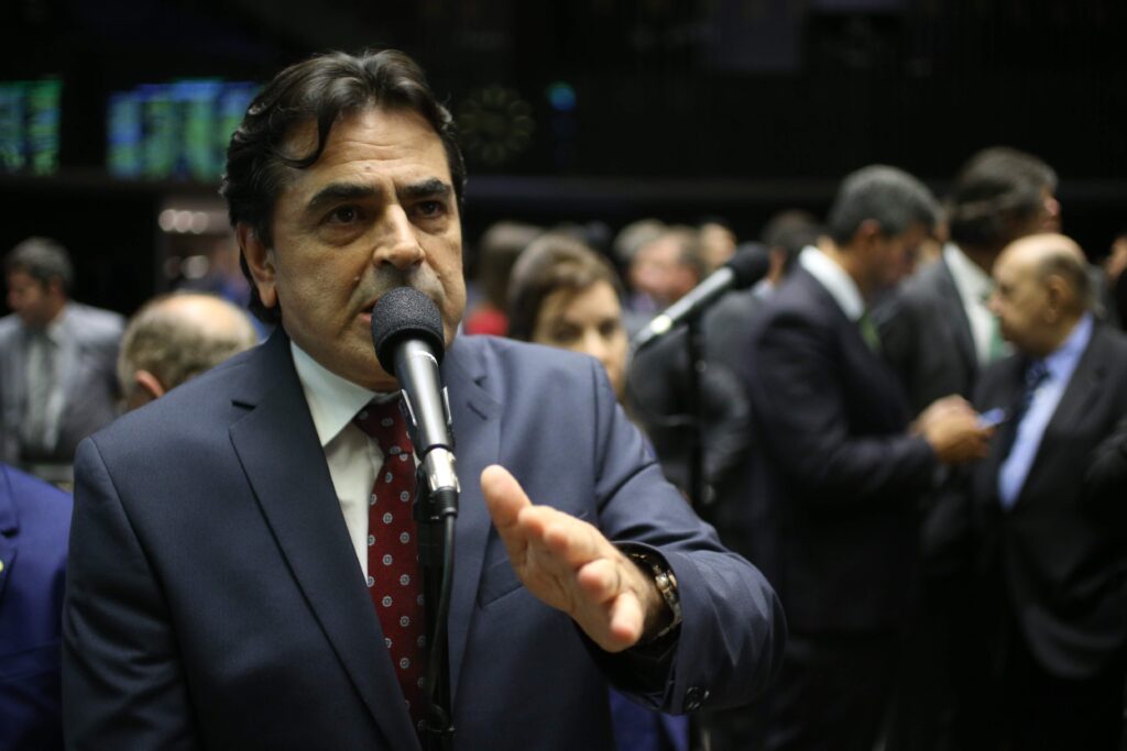 Deputado federal Domingos Sávio protocola pedido de cassação do mandato de Chiquinho Brazão em meio a investigação do caso Marielle Franco Domingos Sávio