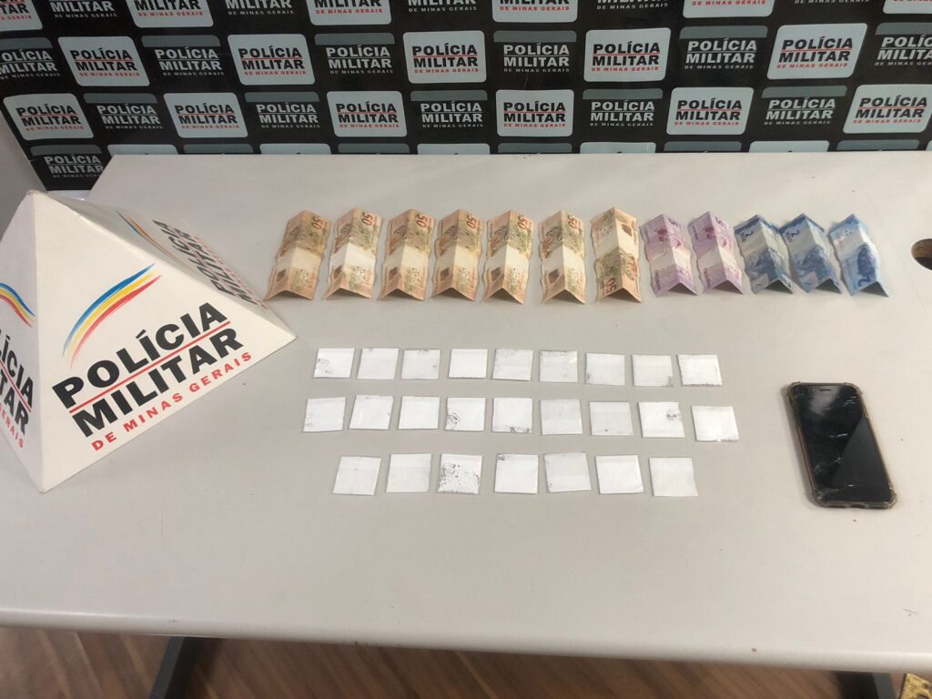 Polícia Militar efetua prisão de casal por tráfico de drogas em Nova Serrana NOVA SERRANA