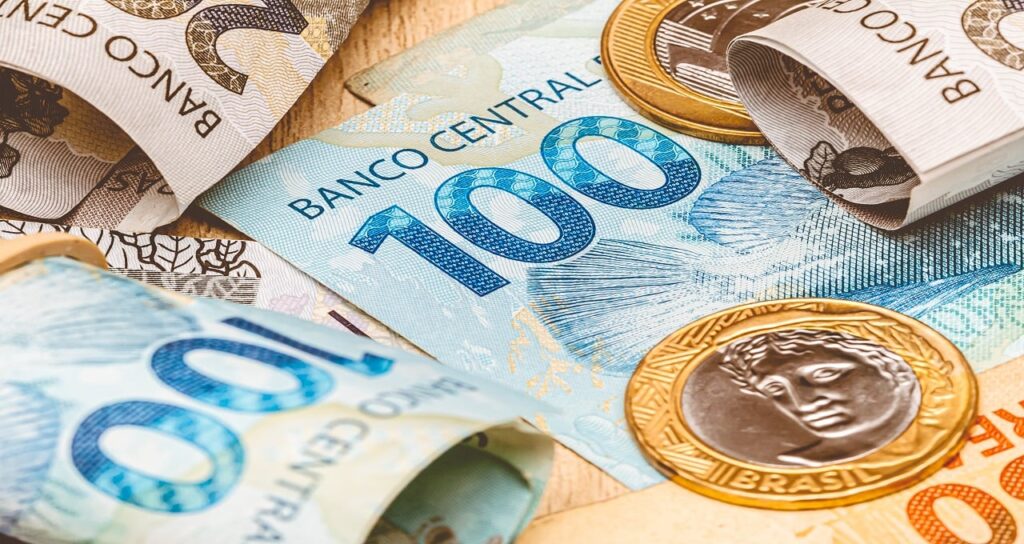 Brasil avança no cenário global: FMI prevê país em 8º lugar entre as maiores economias do mundo econommia