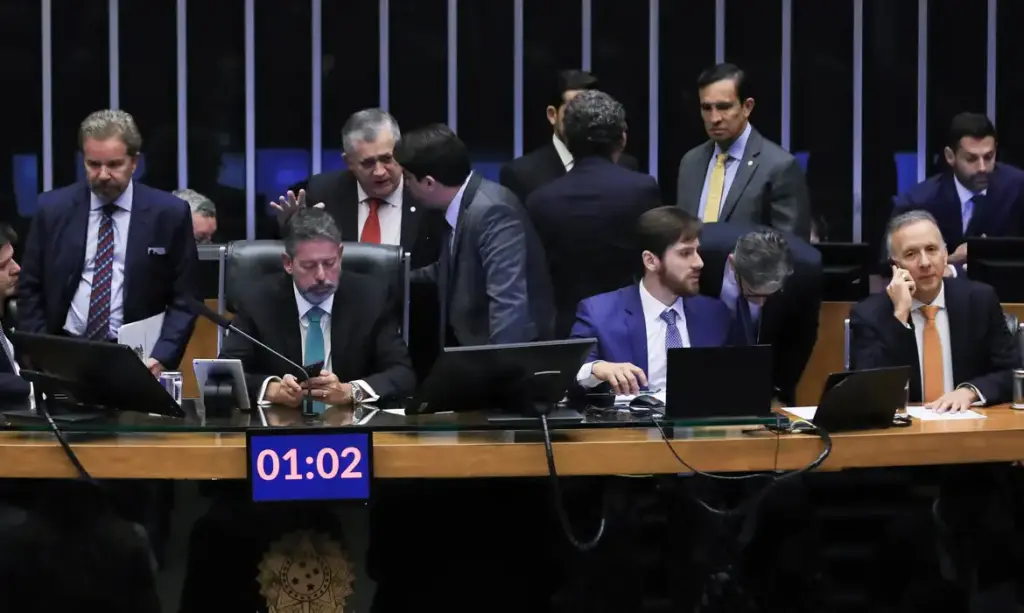 Reforma tributária prevê alíquota reduzida para profissionais liberais de 18 áreas; veja lista reforma tributária