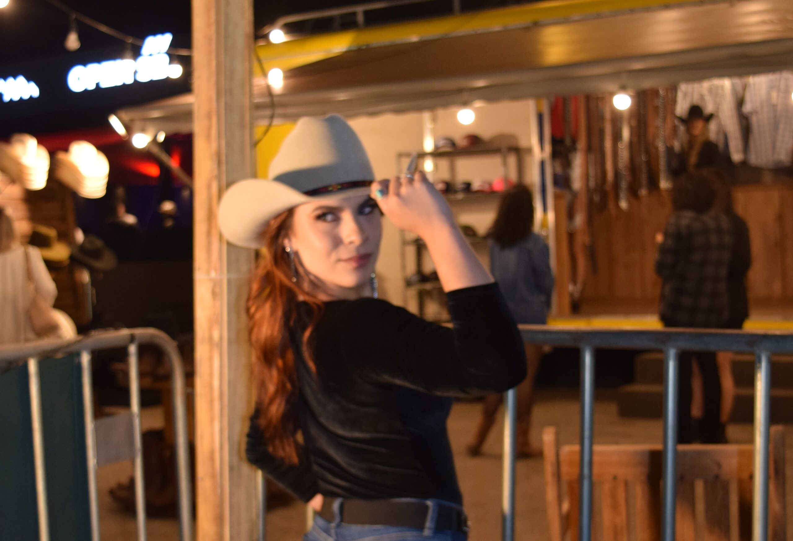 Divinews captura momentos especiais da Divinaexpo 2024: Participe e seja fotografado hoje no Parque de Exposições