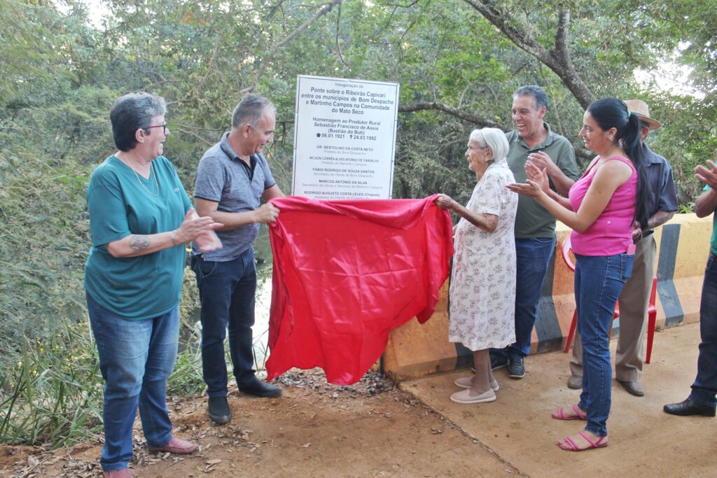 Prefeitura de Bom Despacho inaugura ponte feita em concreto e aço, próxima ao povoado de Mato Seco Inauguração de ponte no Mato Seco - IMG_5036-20240517