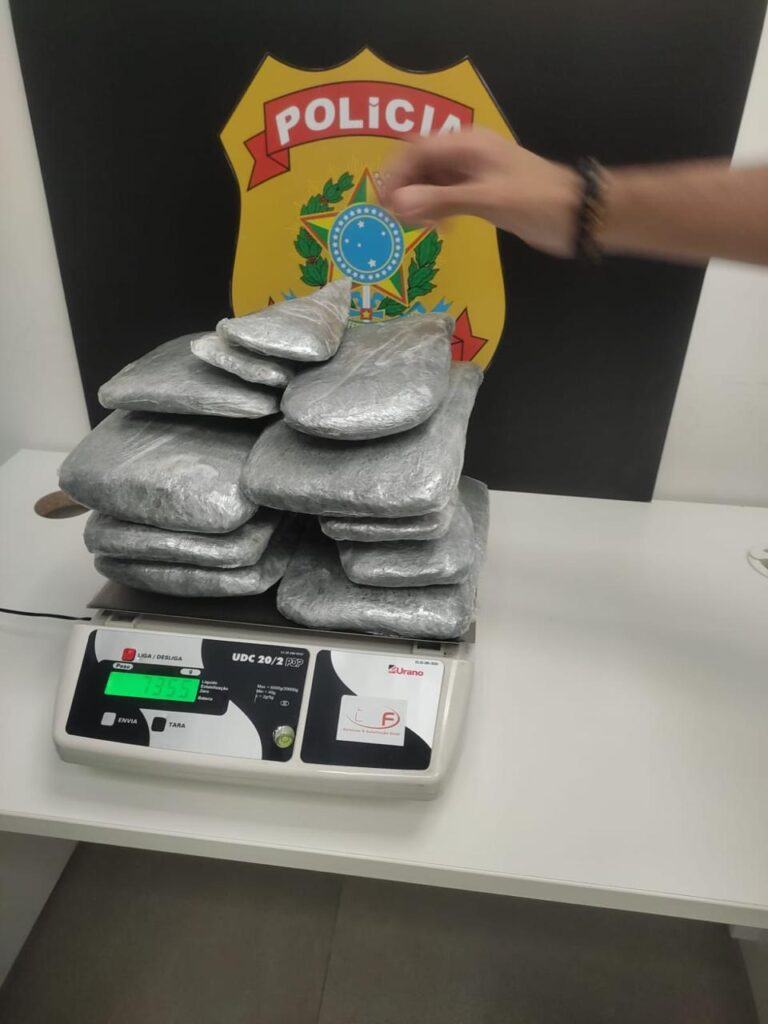 Passageiro de voo de Brasília para Belo Horizonte é preso pela PF; Haxixe estava amarrado no corpo WhatsApp Image 2024-05-02 at 12.30.26