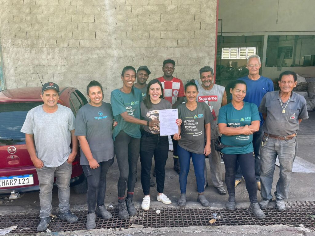 Deputada Lohanna confirma pagamento de R$ 350 mil em emenda para melhorar a Coleta Seletiva WhatsApp Image 2024-05-08 at 15.41.58(1)