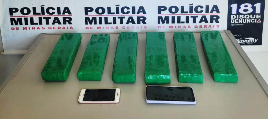 Polícia Militar apreende drogas que seriam distribuídas em Festival de Itapecerica por um divinopolitano bomba